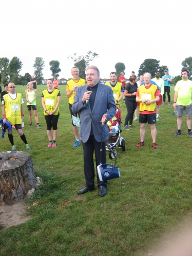 Rt Hon David Evennett starting Parkrun