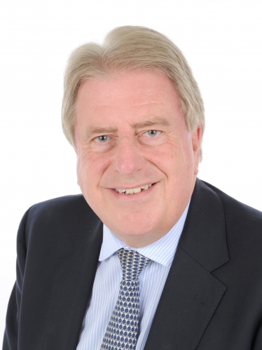 Rt Hon David Evennett MP